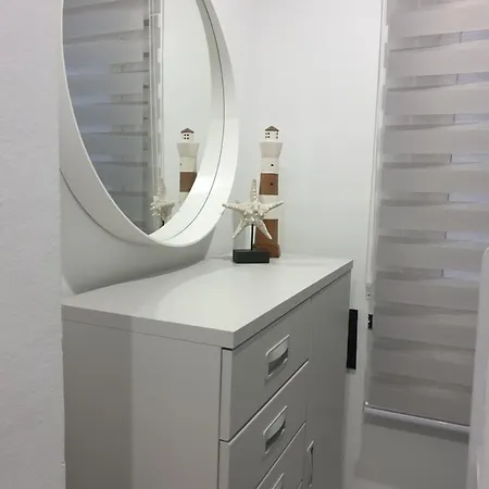 Apartamento Moderno Sobre El Mar Apartamento *