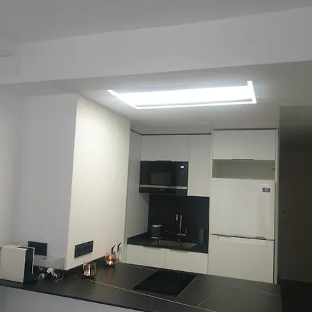 Apartamento Moderno Sobre El Mar *